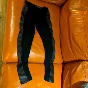 Alice and Olivia women’s M stretch black leggings with faux leather side panels